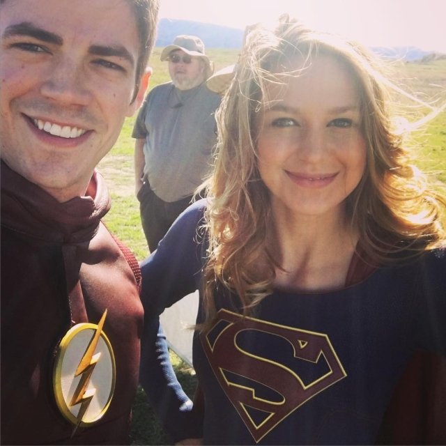 flash e supergirl